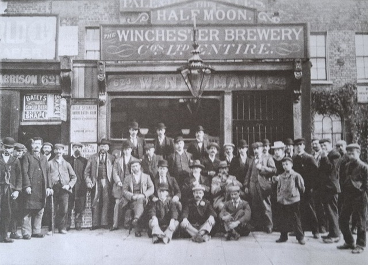 Old Kent Road, The Half Moon Pub.   X..png