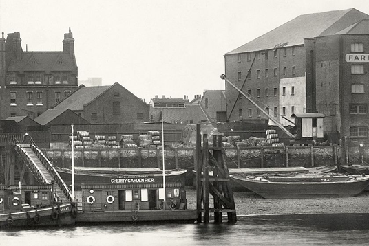 Bermondsey, 73 Cherry Garden Street, AFS River Station R4Z   c1940.  X..png