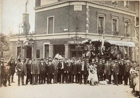 Merrow Street, The Queen Elizabeth Pub. 1  X.jpg
