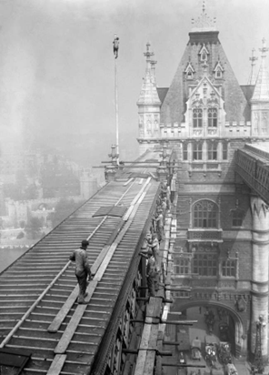 Tower Bridge  c1913.       X..png