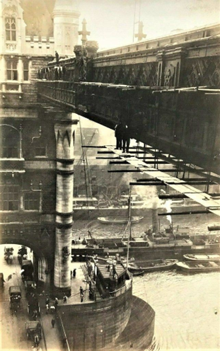 Tower Bridge, no Health & Safety there.   X.png
