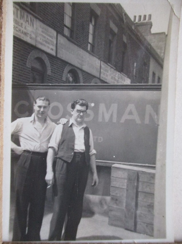 Old Kent Road, William Pyne right, Landlord at the 'Suffolk Arms' pub.  X..jpg