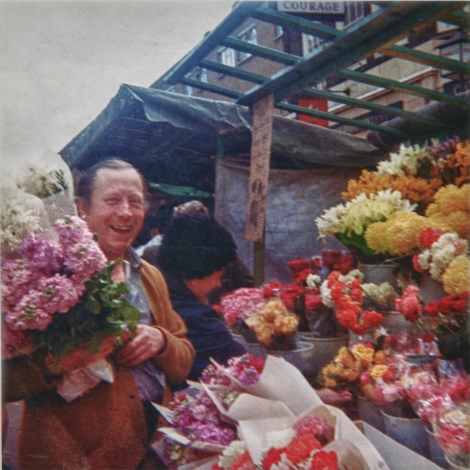 East Street, Nobby (Harry Tomkins ) on his flower stall opposite the Good Intent Pub, late 1970s. 1  X.jpg