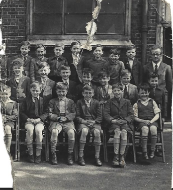 Grange Road, Bacon School c1945, the teacher is Mr Henry. 1.png
