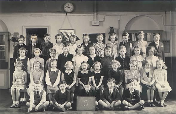 Picton Street, c1955, in the Main Hall.   X.png