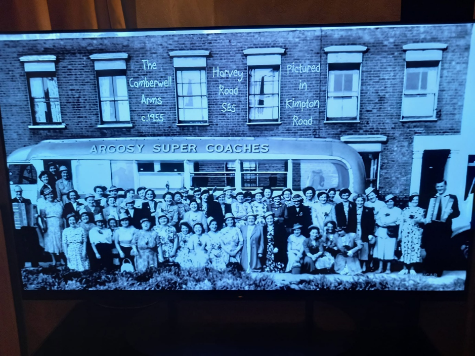 Harvey Road, The Camberwell Arms c1955, near Camberwell Green.  X.png