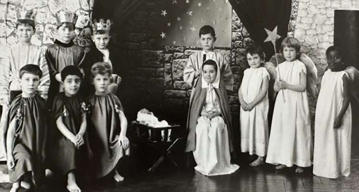 Southwark Park Road School, children acting in a nativity play, no date..png