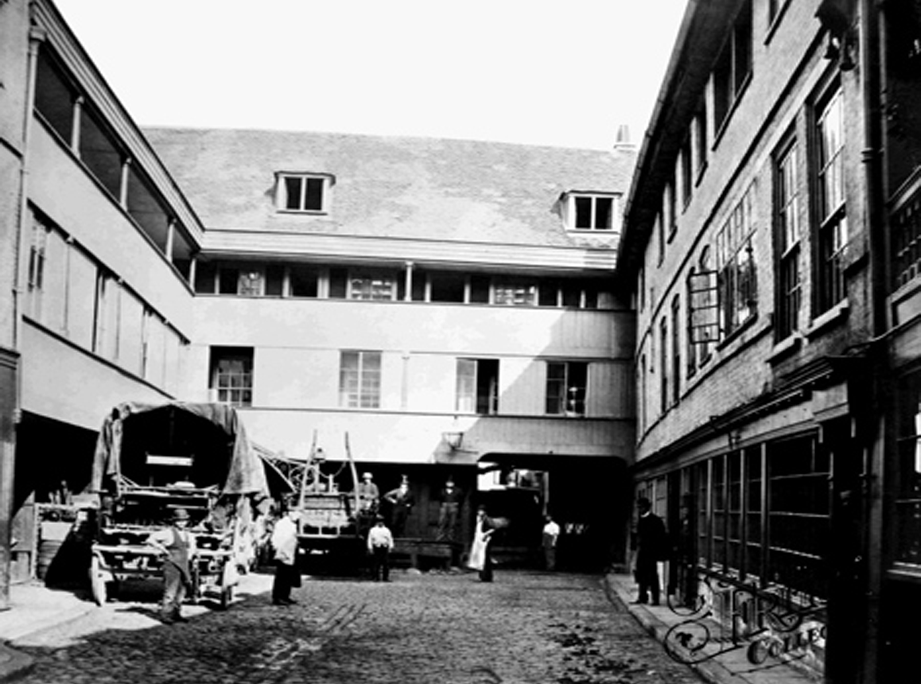 George Inn Borough High Street 1890.jpg