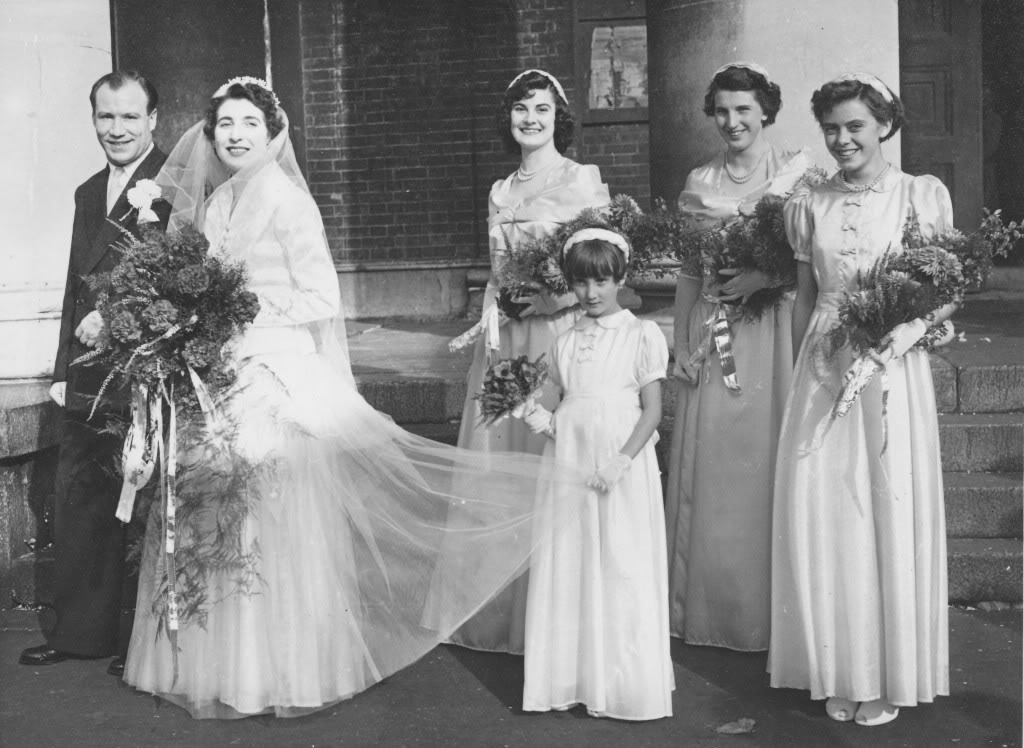 My Mum and Dad's Wedding on 2nd October 1954 at St. James's Church (ianmartin).jpg