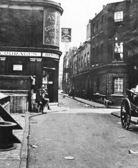 TheAngelonRotherhitheStreetin1930.jpg