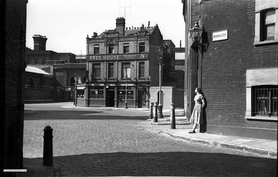 The Founders Arms 1950.jpg