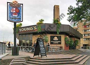 Founders Arms, Bankside 2016.jpg