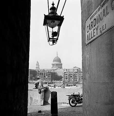 CARDINAL CAP ALLEY, BANKSIDE..jpg