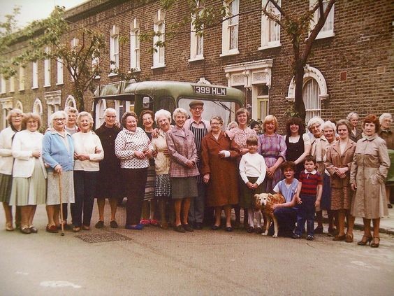 Reverdy Road Bemondsey  in the 1970's.jpg