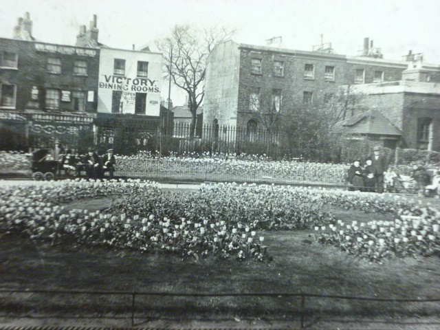 St James Churchyard c1931.jpg