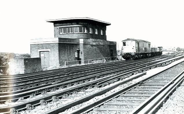 Bricklayers Arms Signal Box.jpg