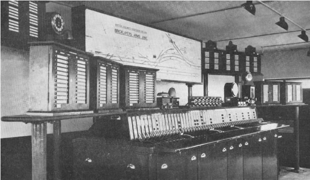 Bricklayers Arms Signal Box Interior c1951.jpg
