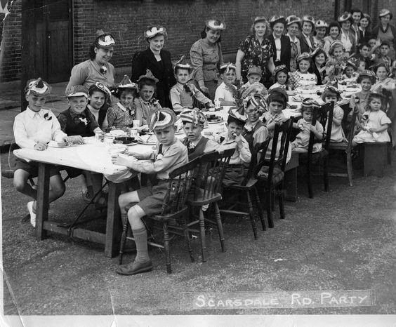 SCARDALE ROAD BURGESS PARK ALBANY ROAD Queen Elizabeth 2 coronation street party 1953.jpg