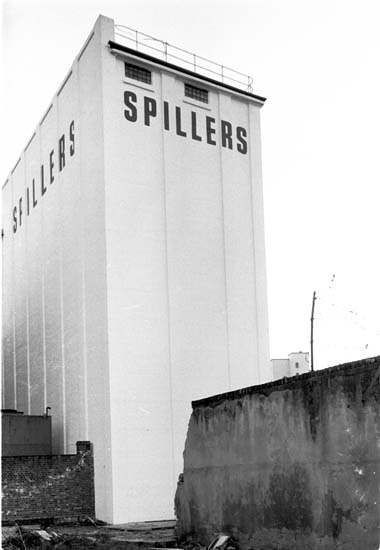 Bermondsey Wall West,1983 X.jpg