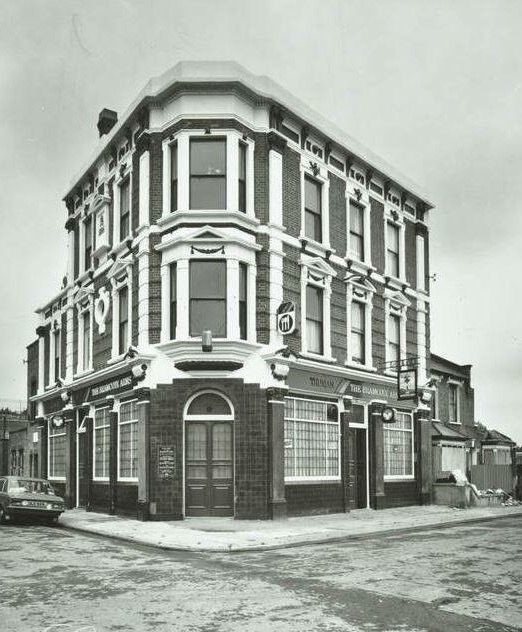 Bramscote Arms Pub Junction of Barkworth Road and Bramscote Road Bermondsey  1980.jpg