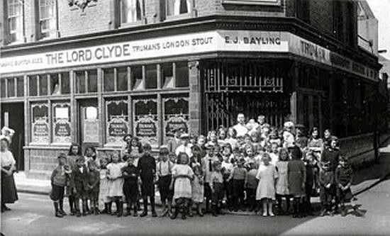 THE LORD CLYDE CLENNHAM ST. BOROUGH c1922.jpg