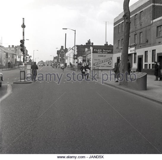 Old Kent Road 1965 by the Astoria  Canal Bridge This looks like the Pancake Ladies.jpg