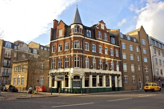 The Dover Castle, corner of Great Dover Street & Swan Street 2016..jpg