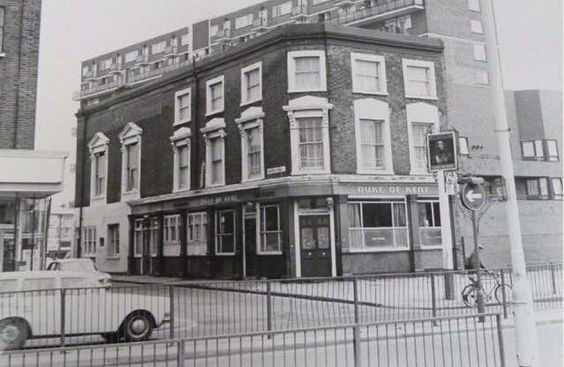 DUKE OF KENT corner OLD KENT ROAD & ROWCROSS STREET, possibly late 1970s. My sister Kathy lived in the buildings behind 1960s.jpg