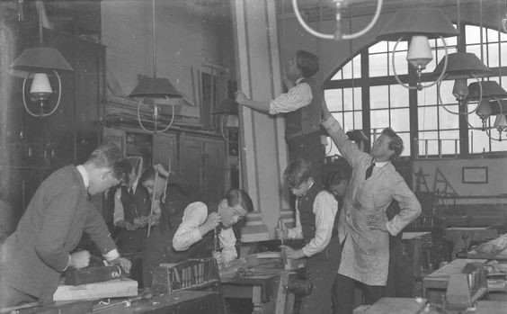 Monnow Road School Bermondsey in 1923.jpg