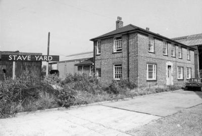 The Customs Office at Stave Yard, Surrey Commercial Docks, in 1970.jpg