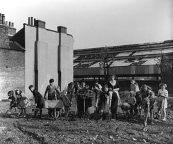 Humming Bee Club. in Lynton road.jpg