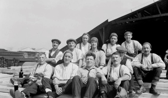 Deal Porters,Surrey Docks,1931..jpg