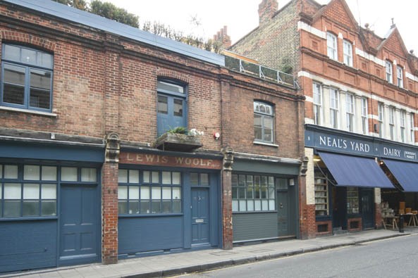 Park St, Borough Market to the right. 2016.jpg