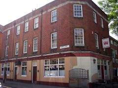 THE CROWN,440 SOUTHWARK PARK ROAD, CLOSED IN 2009..jpg