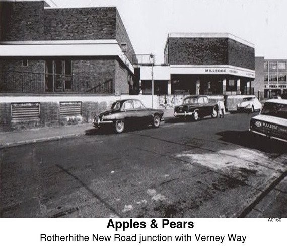 APPLES & PEARS PUB ROTHERHITHE NEW ROAD JUNCTION WITH VERNEY WAY. X.jpg
