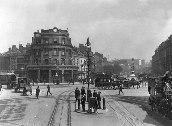 ELEPHANT & CASTLE 1915.jpg