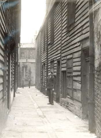 Sumner Street,Bankside, c 1920..jpg