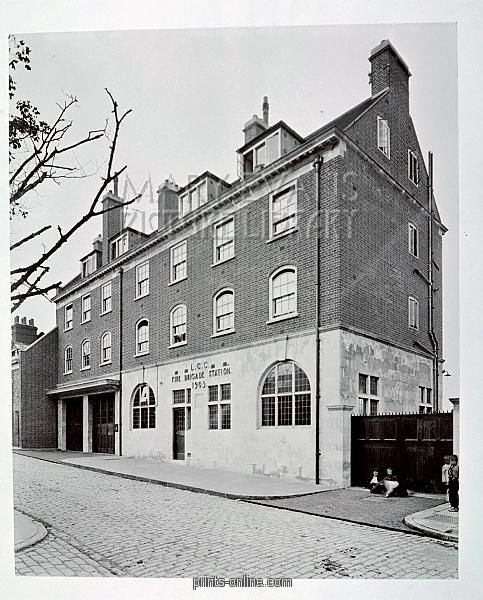 Pageants Wharf fire station still stands at 241 Rotherhithe Street.jpg