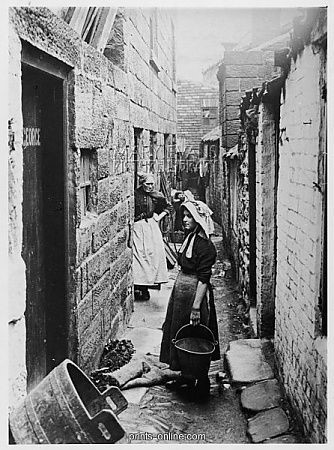 Maypole Alley, Borough High Street.jpg