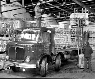 Richardson of Hull 1959. Depot Old Jamaica Road, Bermondsey..jpg