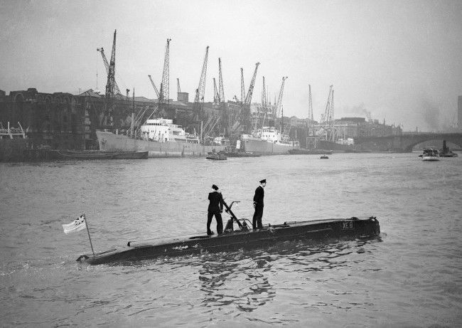 The midget submarine XE8 arriving at the Pool of London. Oct 1st, 1952.  X.jpg