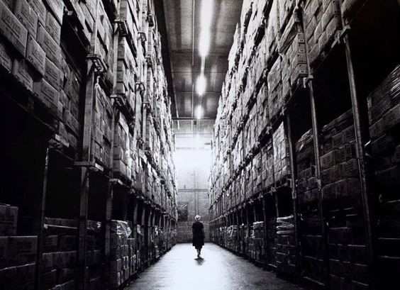 The last days of Peek Freans biscuit factory in Bermondsey (it closed in 1989).jpg