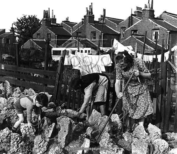 Alma Grove c1950. Brightening Bermondsey Bombsites. Between Southwark Park Road & Lynton Road..jpg