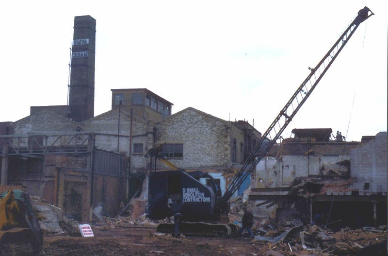 Southwark Bridge Road Jenners Brewery being demolished..jpg