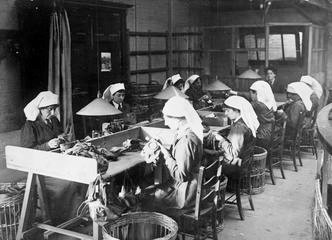 Edric Hall,WW1, Borough,Gas Masks..jpg