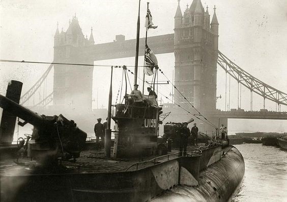 First German U-boat near the Tower Bridge in 1918, when the German fleet surrendered to the English..jpg
