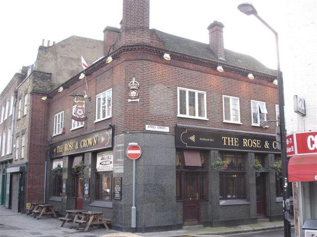 The Rose & Crown, 65 Union Street - in January 2007.jpg
