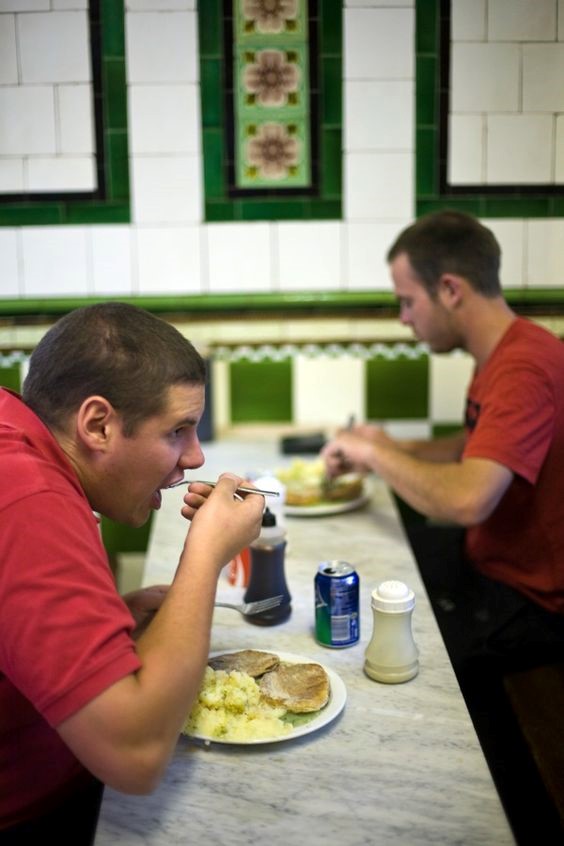 Manze's Tower Bridge Road, Pie and Mash Shop. Opened in 1897.jpg