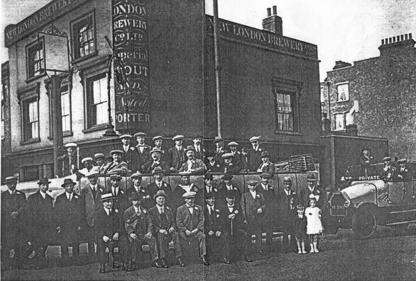 Golden Eagle Beer House on the corner of Trafalgar Road and Neate Street in 1921.jpg