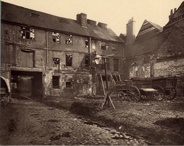 White Hart Yard,Borough High Street.jpg